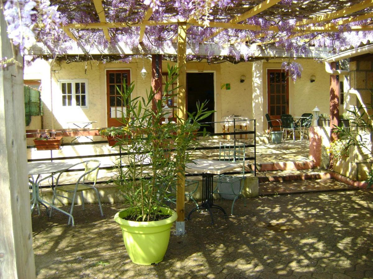 Le H De Sernhac Exterior photo