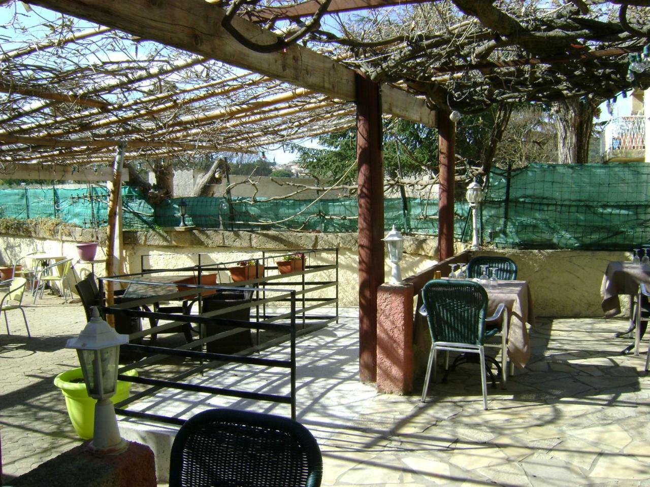 Le H De Sernhac Exterior photo